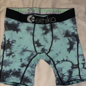 Boys Large ethikas